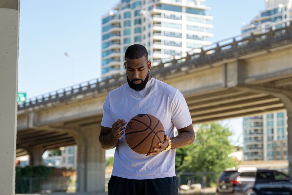 kawhi leonard prolonge rôle option joueur